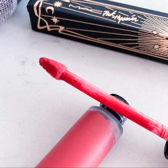 2 X Host Pick! New In Box! MAC + K-Beauty Pony Park Cordon Bleu Matte Lip Mousse - Picture 4 of 12